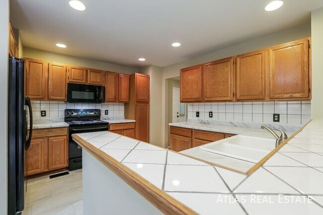 Foto del edificio - 8876 Red Bush Trail
