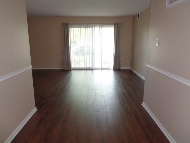 Building Photo - 10940 Kilpatrick Ave