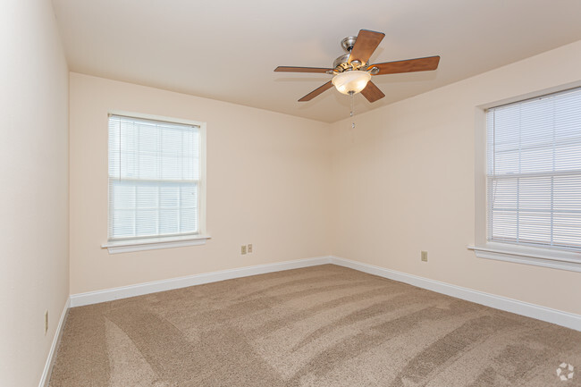 2 HAB, 1.5 BA, Casa adosada - 1150 ft² - Regency Metairie Apartments