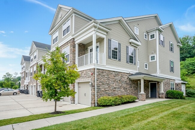 Building Photo - 512 Waterview Ct