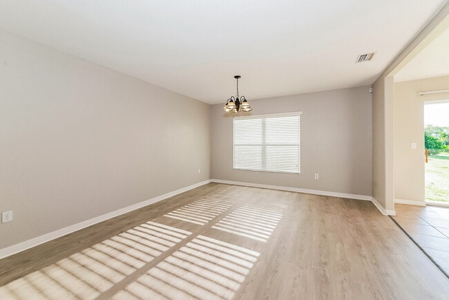 Foto del edificio - 7110 Chatum Light Run