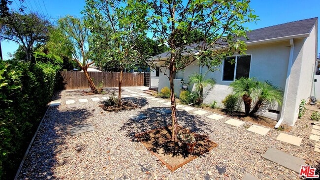 Building Photo - 17629 Burbank Blvd