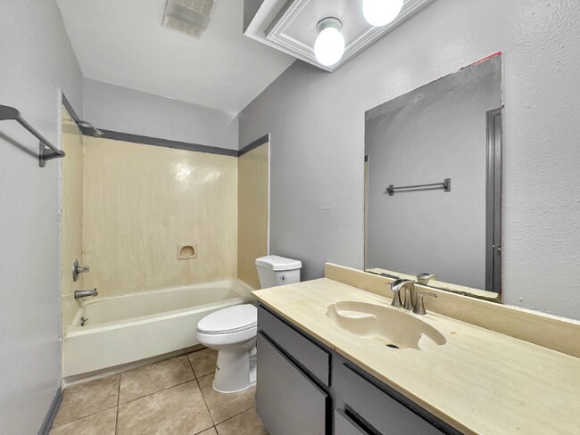 Foto del edificio - 7849 Sail St