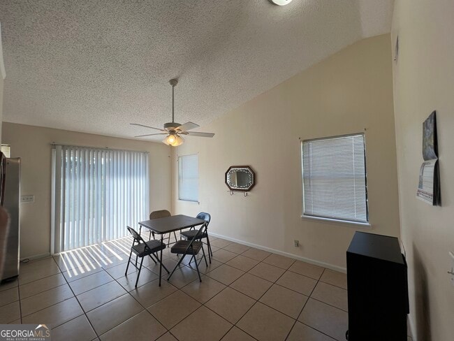 Foto del edificio - 443 Powderhorn Rd