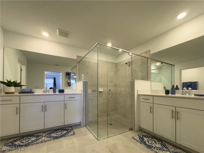 Foto del edificio - 5704 Melbourne Ct