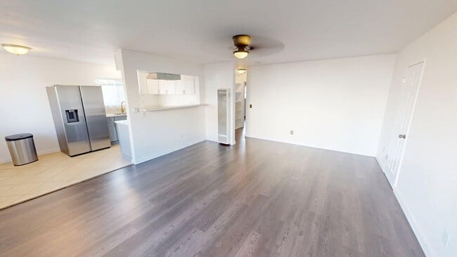 Building Photo - Spacious 2BD/1BA Ground-Floor Unit with Private Yard