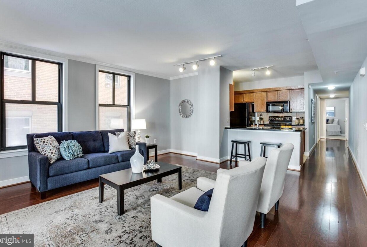 Primary Photo - 616 E St NW