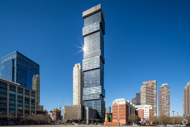 Building Photo - Sable