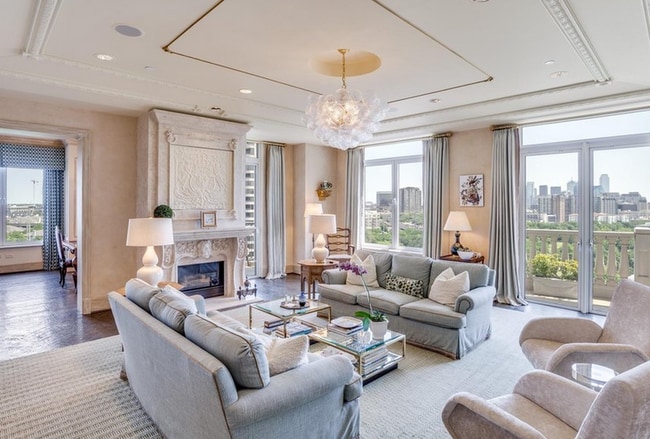 Foto del edificio - 3401 Lee Pkwy