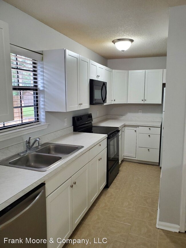 Building Photo - 2 br, 2 bath House - 104 Holcomb St