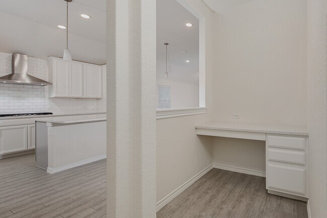 Foto del edificio - 130 Pioneer Canyon Pl