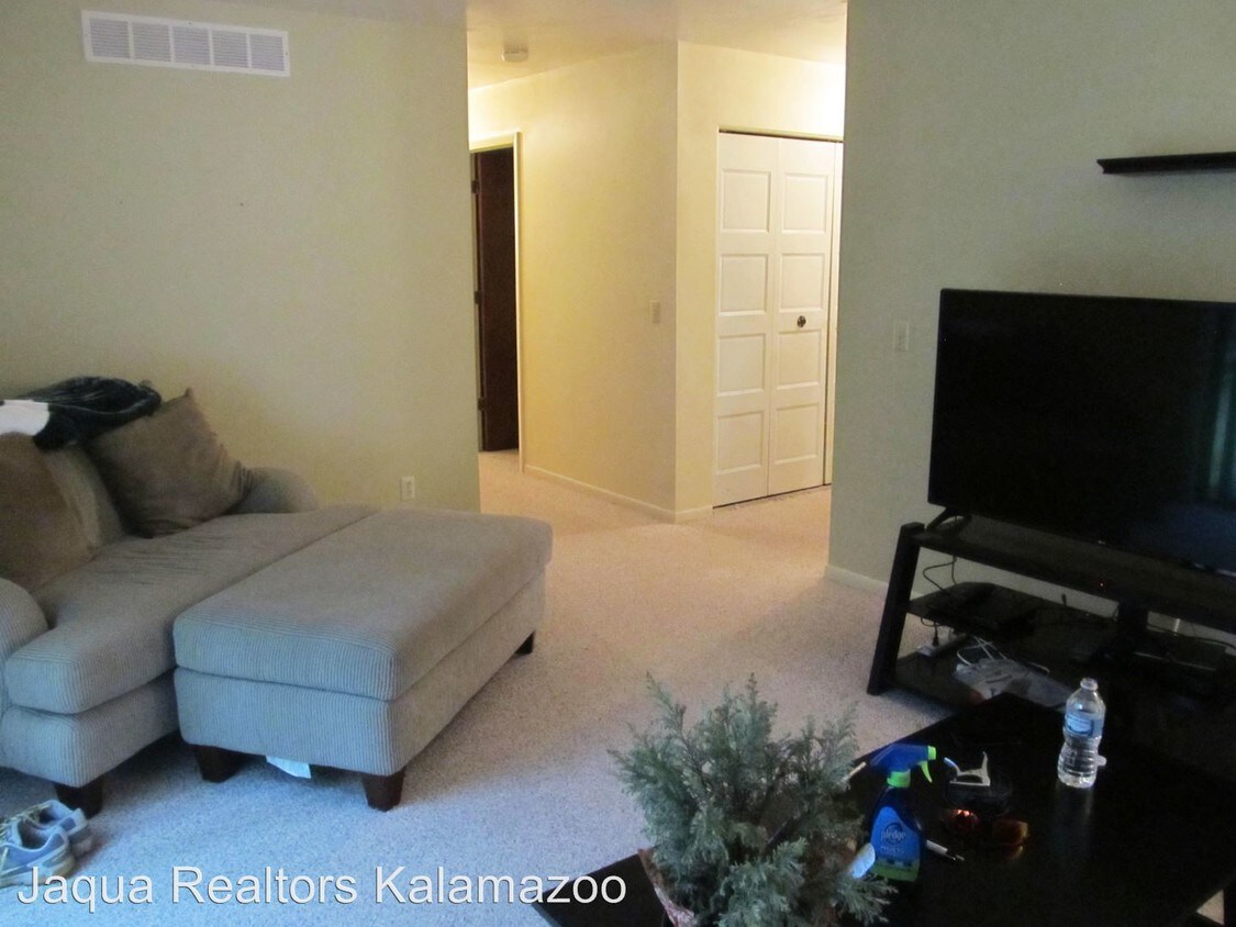 Building Photo - 3 br, 1.5 bath House - 4878 Norfolk Circle