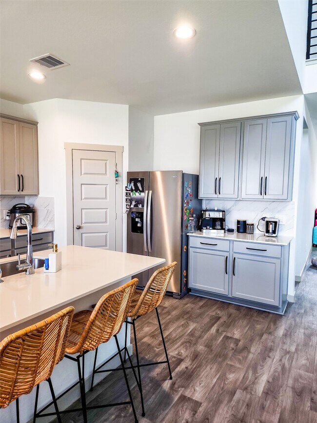 Foto del edificio - 7219 Sunbreeze Ln