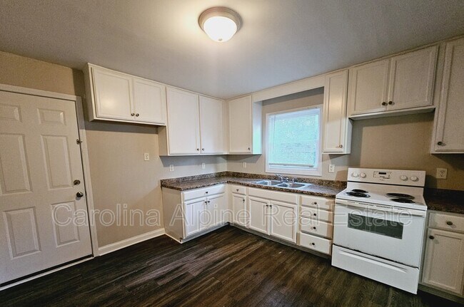 Building Photo - 4228 Brookway Dr