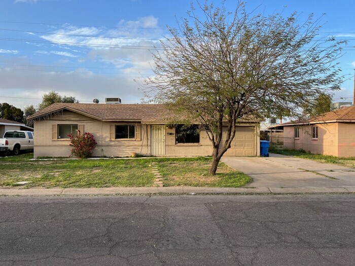 Primary Photo - House in 35th Ave and Bethany Home!!!