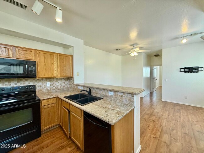 Foto del edificio - 34924 N 30th Ave