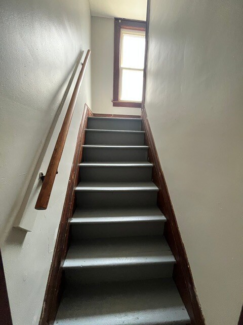 Building Photo - 29 Trenaman St