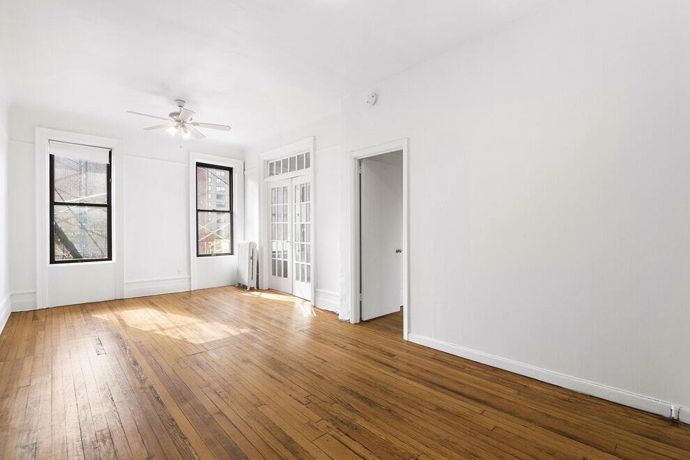 Building Photo - 4 BR Near Central Park