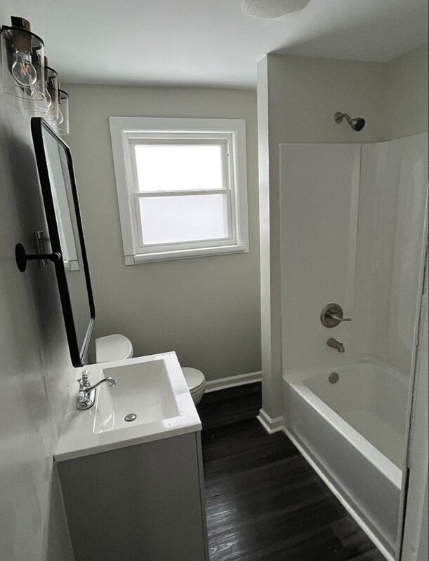 Foto del edificio - 469 E Brandeis Ave