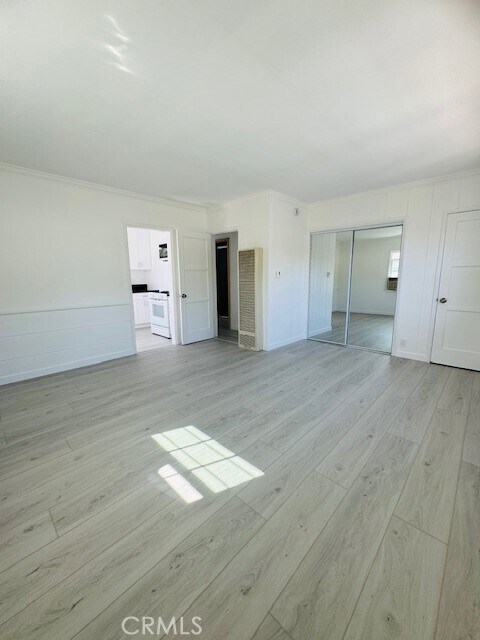 Foto del edificio - 4147 Warner Blvd