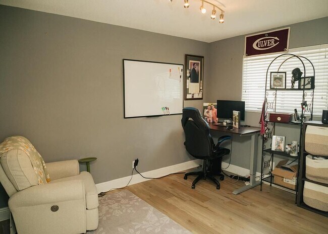 Foto del edificio - 4815 Johnson St