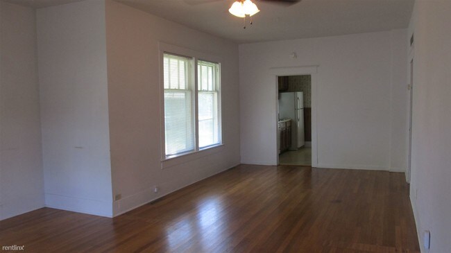 Building Photo - 612 S Highland Ave
