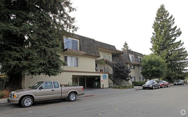 Building Photo - Alpine Apartments