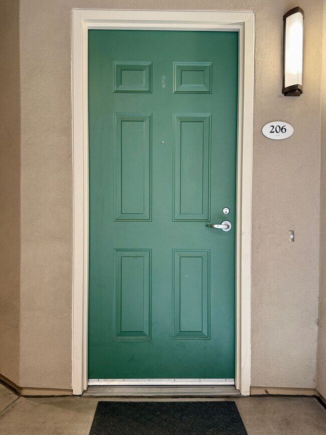 Building Photo - Beautiful 2 bedroom, 2 bath condo for rent...