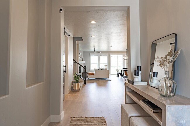 Building Photo - 2090 E Kamay Dr