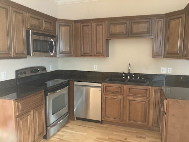 Foto del edificio - 1613 Pickford Ln