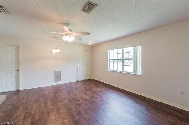 Building Photo - 500 Paulling Dr