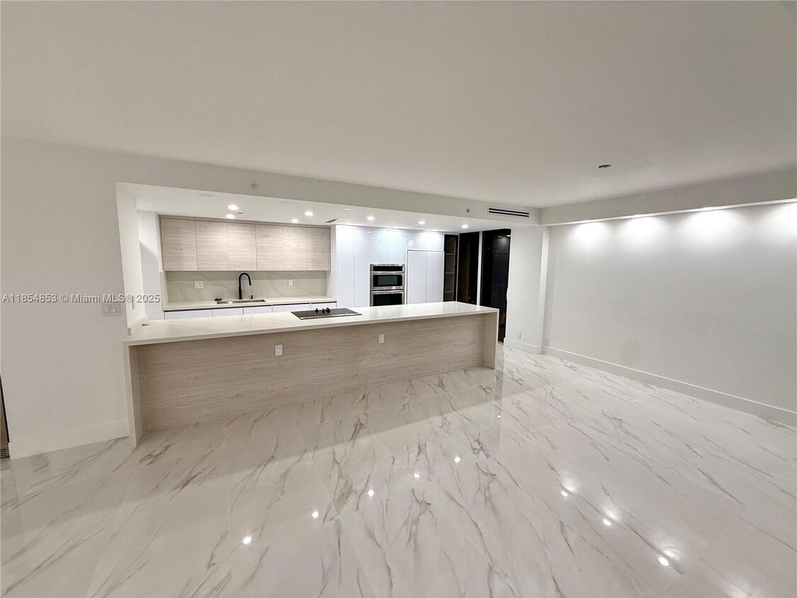 Foto principal - 19707 Turnberry Way