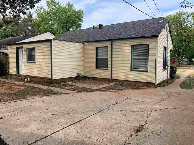 Building Photo - 1629 Ardath Ave