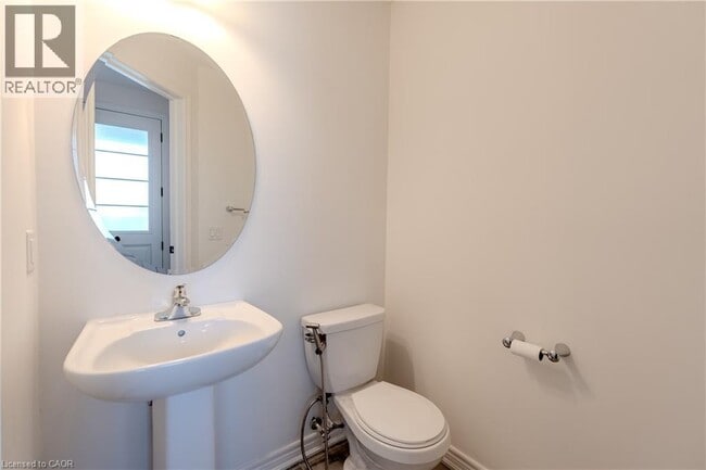 Building Photo - 6 Heming Trl