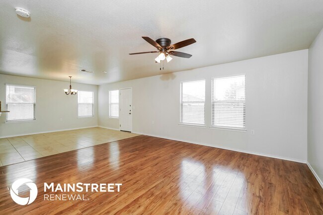 Building Photo - 7435 Bluebonnet Bay