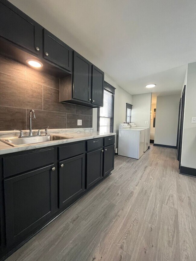 Foto del edificio - Beautifully updated 1 bedroom, 1 bathroom ...
