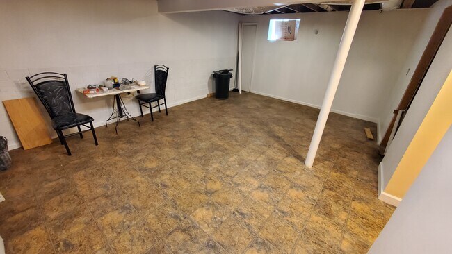 Building Photo - 2696 Landing Ave
