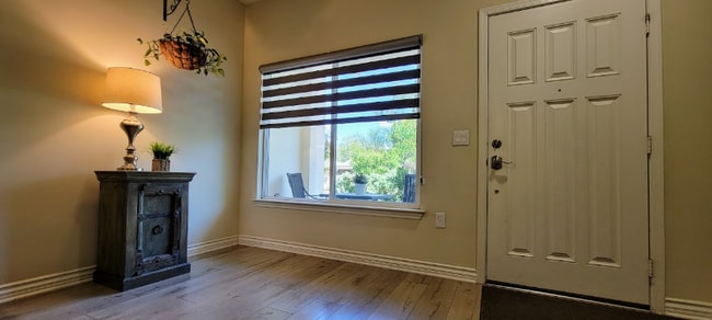 Foto del edificio - 11321 Hunnewell Ave