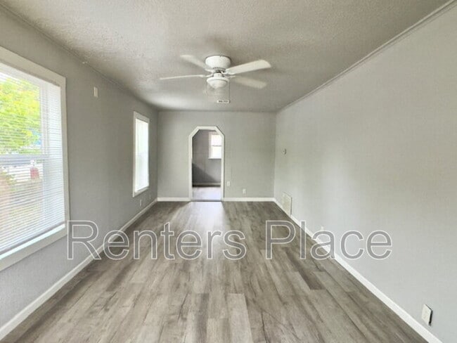 Foto del edificio - 4717 S 33rd W Ave