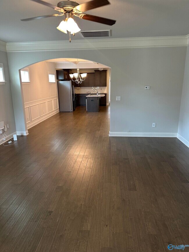 Foto del edificio - 7027 Camrose Ln NW