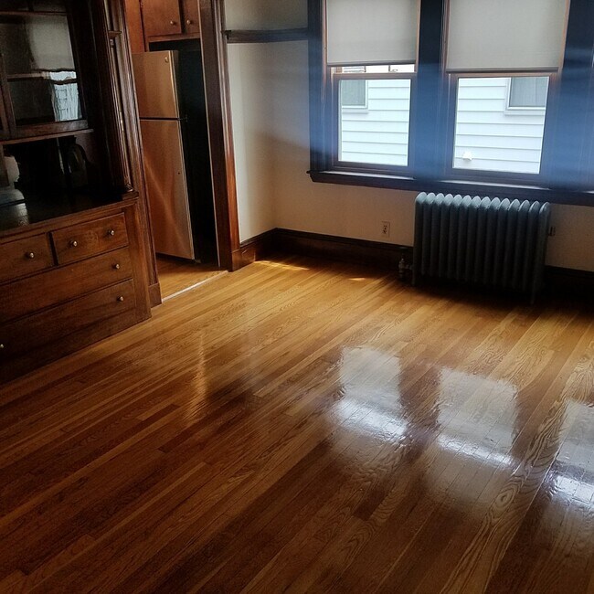 Building Photo - 396 Mount Auburn St