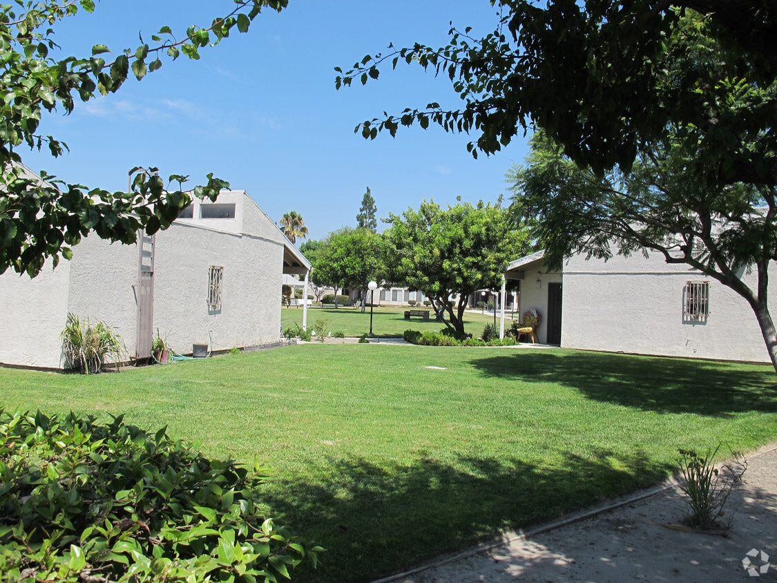 Building Photo - Alice Manor