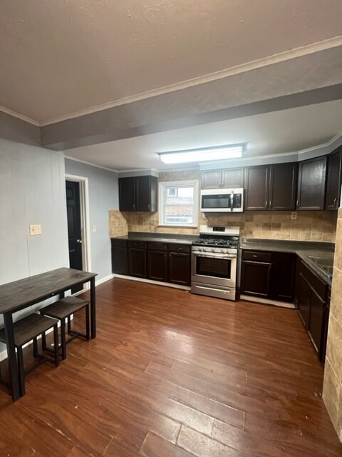 Foto del edificio - 1112 E Colvin St