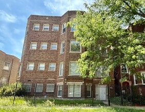 Building Photo - 7722 S Cornell Ave