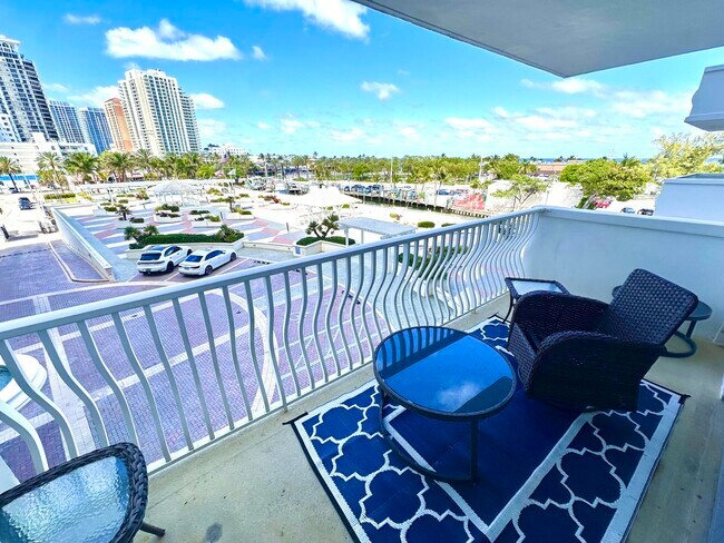 Building Photo - 1 Las Olas Cir