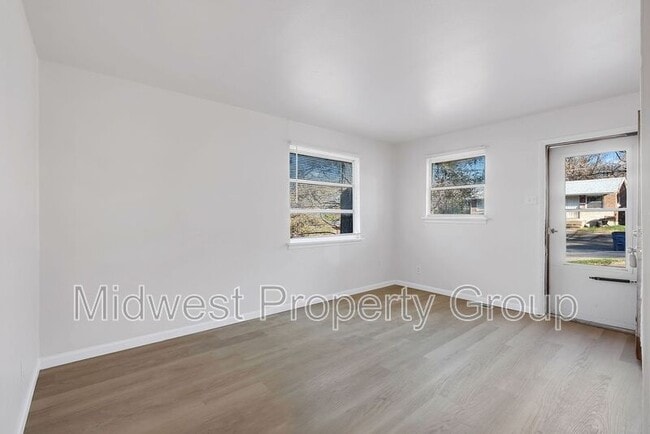 Foto del edificio - 3321 W Milton Ave