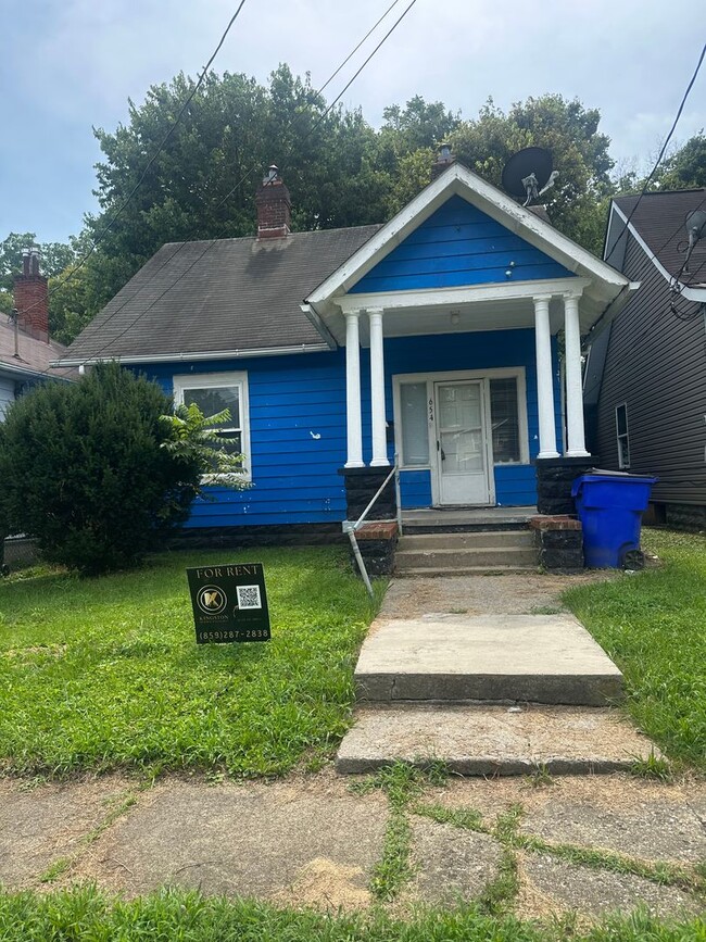 Building Photo - 654 Elm Tree Ln