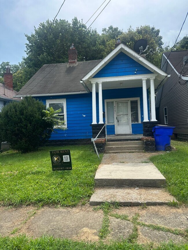 Foto del edificio - 654 Elm Tree Ln