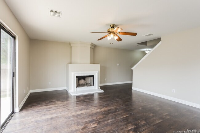 Foto del edificio - 4623 Everstone Creek
