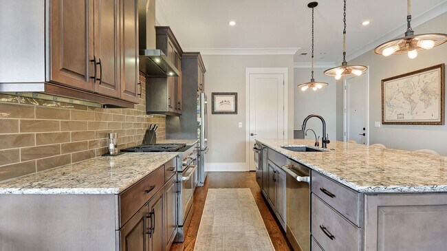 Building Photo - Greenville, 2BD +Study/2BA, 2547SF
